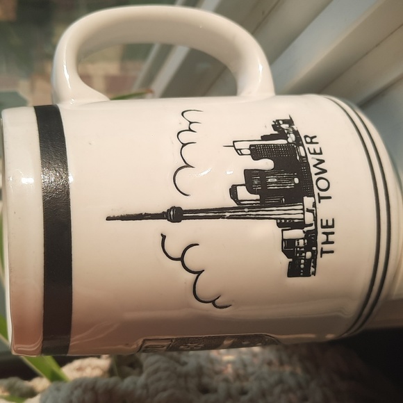 Toronto Crest/City Hall/The Tower Ceramic Coffee Mug - Picture 1 of 6